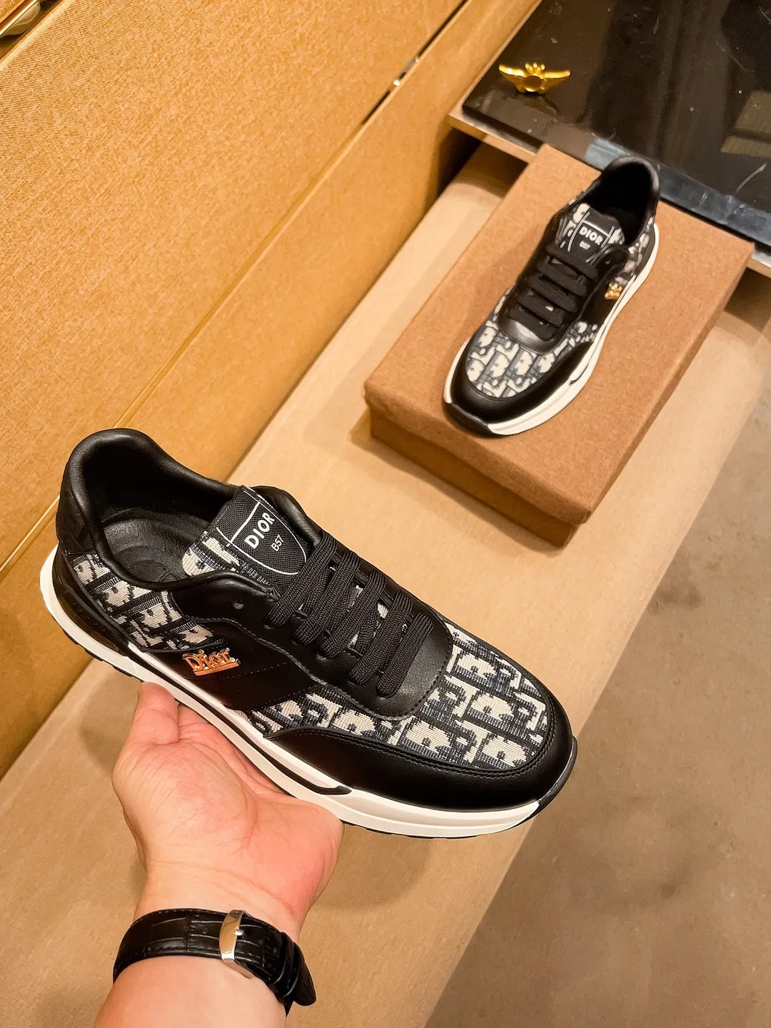 Men's shoes💰 420💰🔥【Dior】High-end brand of men's shoes official website 1:1 latest masterpiece: the upper is made of Italian imported first-layer cowhide, comfortable and breathable lining➕original non-slip and wear-resistant outsole🔥, making walking more convenient and comfortable! An exclusive new model, a stunning work, a beautiful 1:1 replica [color] compared to the official quality! Create a fashionable personality to set off your uniqueness! A must-have for trendy men! Classic 🔥Size: 38-44 Color: 🔥Multiple colors available